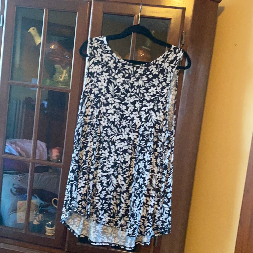 Black and White Floral Tank